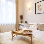 Comfy Apartment 25 Train Station